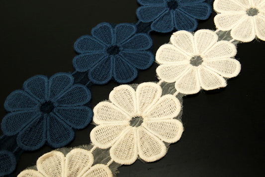 Cotton daisy lace